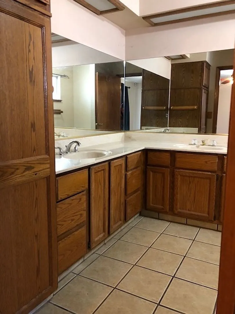 North Hanford Home — Photo 3