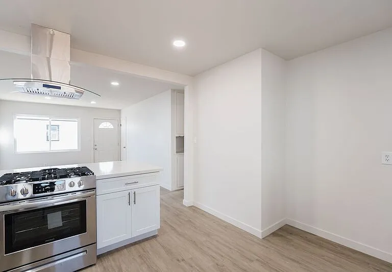 134 5th Ave — Photo 3