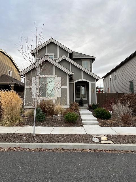 1st image of 2940 SW Yew Park Ln