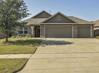1500 W Burnham Ave, Sapulpa, OK 74066