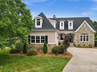 6677 Fox Ridge Cir, Davidson, NC 28036