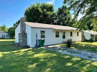 413 Walnut St, Flippin, AR 72634