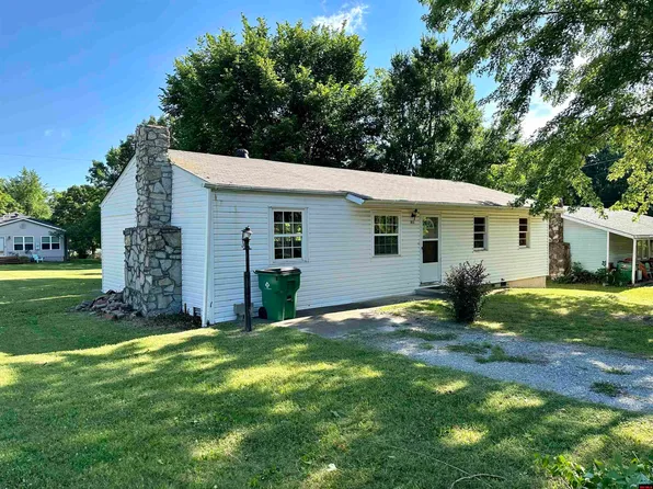 413 Walnut St, Flippin, AR 72634
