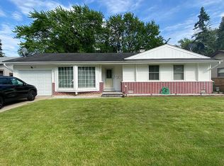 41 Woodcrest Ln, Elk Grove Village, IL 60007