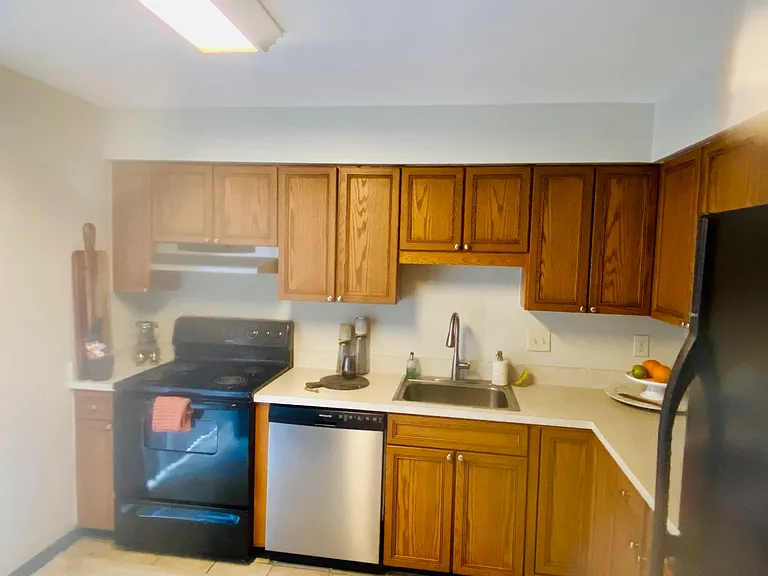 308 S Gomez Ave #C — Photo 40