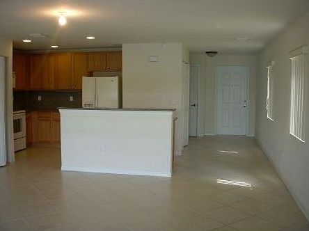 3rd image of 5921 Royal Way