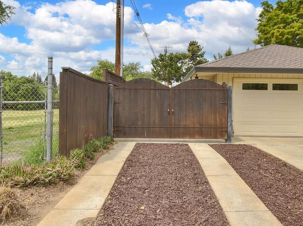 3841 American River Dr, Sacramento, CA 95864