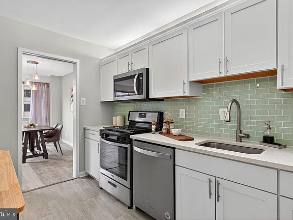 5th image of 4515 Willard Ave APT 1414S