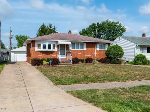 6336 Stonecrest Dr, Brookpark, OH 44142