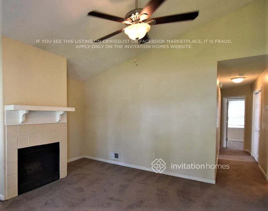 700 Carriage Ln Lawrenceville, GA 30046 — Photo 3