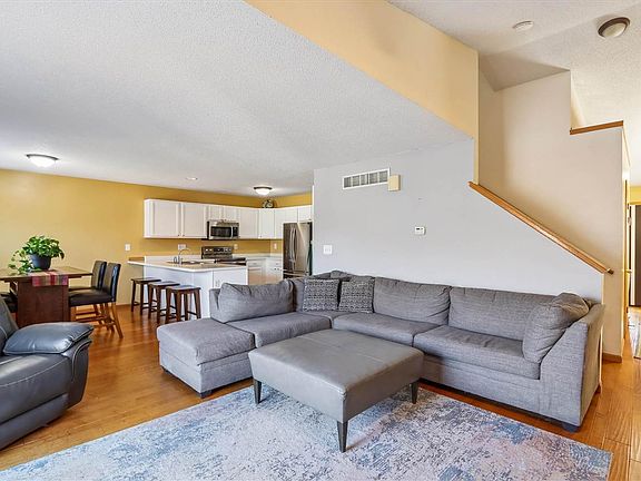 5th image of 677 Rachael St