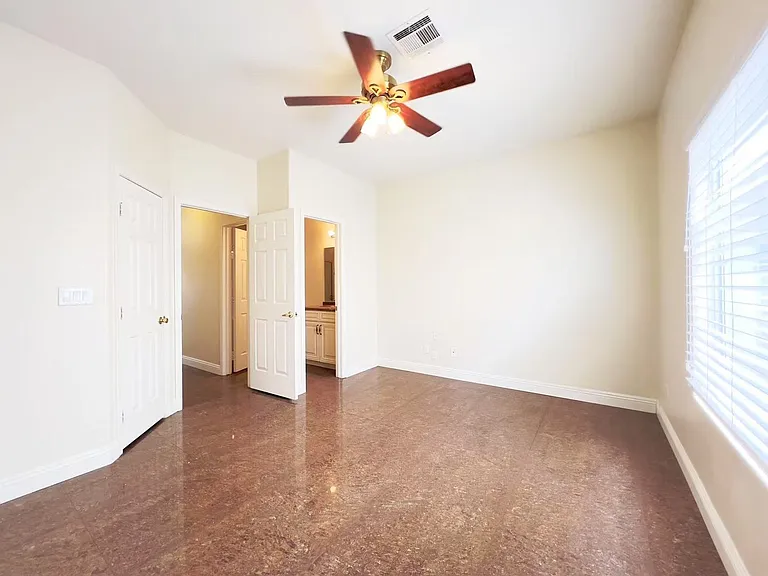 2019 Silverton Dr — Photo 14