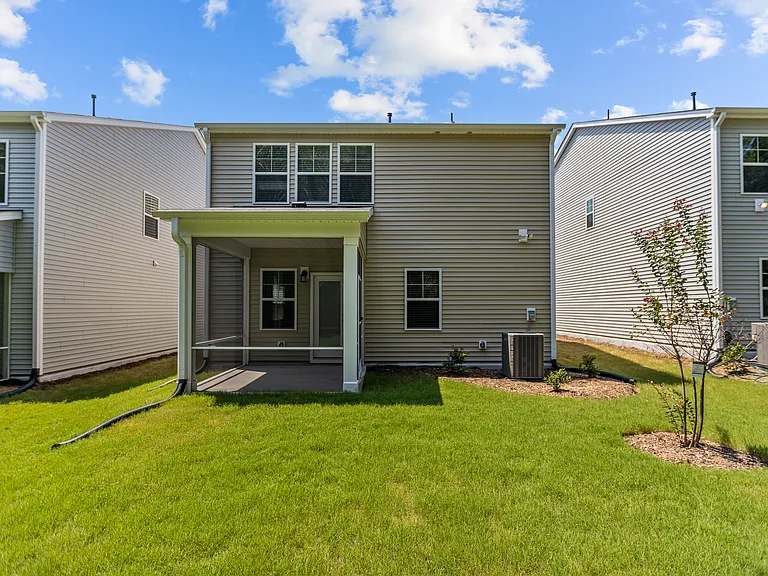 5860 Woodlawn Dr — Photo 35