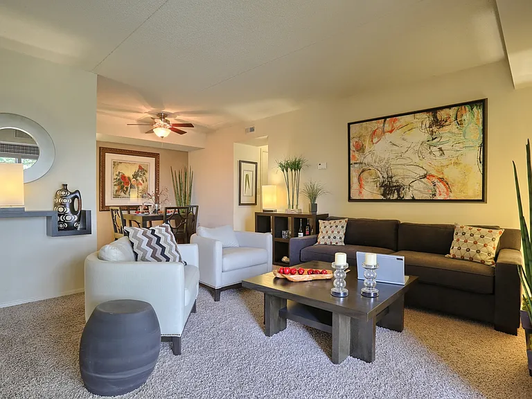 Springford Apartments — Photo 2