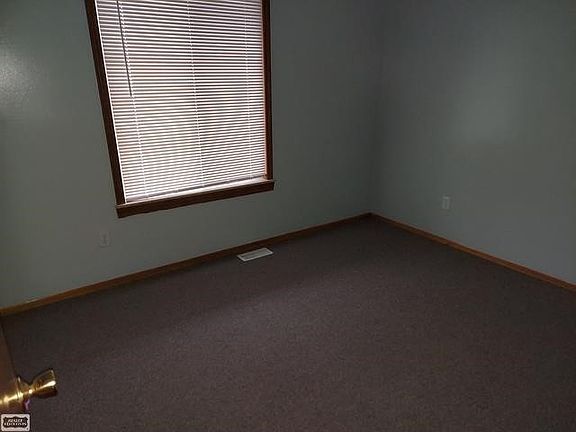 5th image of 16468 Bowman St