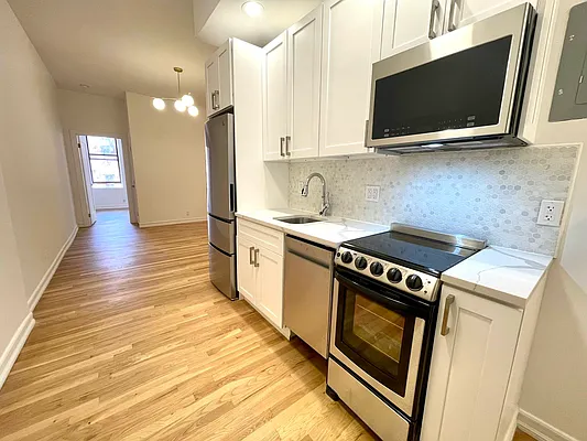 Rented by J PRESTON AND ASSOCIATES INC | media 8