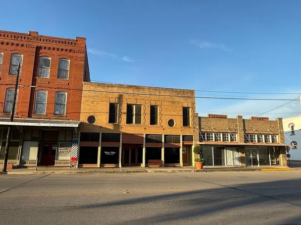 107 E Main St, Eagle Lake, TX 77434