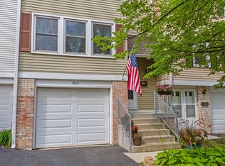 1828 Largo Ct, Schaumburg, IL 60194