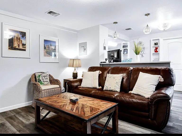 425 Parland Pl #423 — Photo 5
