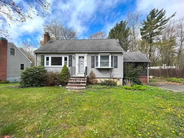 309 Sycamore St, Holbrook, MA 02343