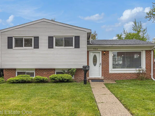 1154 S Henry Ruff Rd, Westland, MI 48186