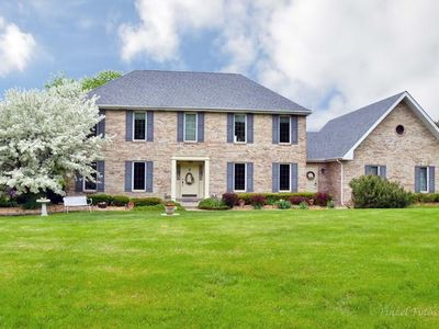 2005 Freeman Rd, Inverness, IL, 60067