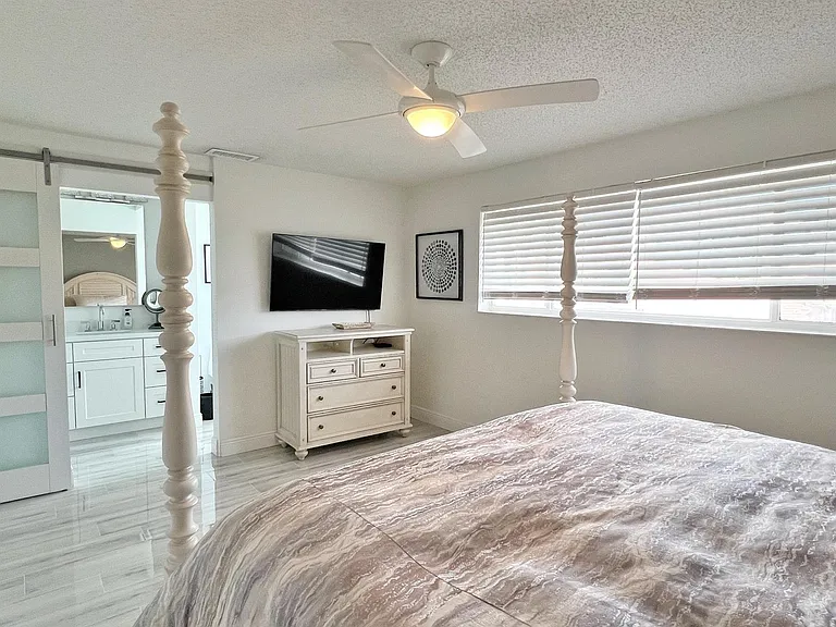 218 Old Meadow Way — Photo 22