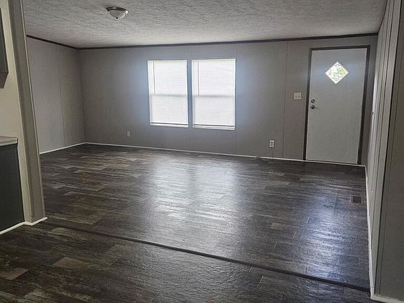 3rd image of 45 Spooner Ct