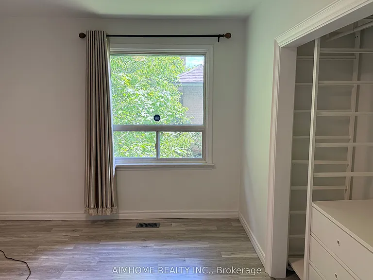 2076 Constance Dr — Photo 4