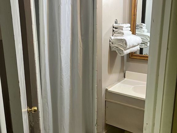 4th image of 316 E Flaming Gorge Way #222
