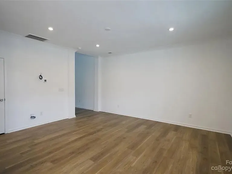 22047 Lani Dr — Photo 16