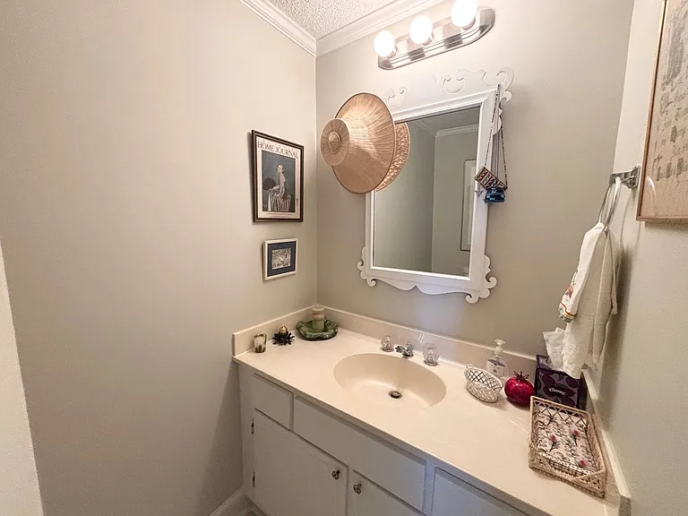1829 Senate St #9C — Photo 26