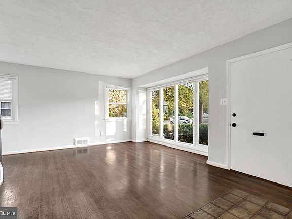 3rd image of 2214 Harvard Dr