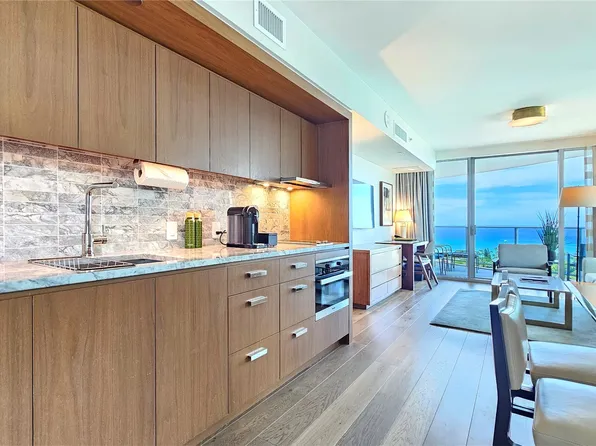 2139 Kuhio Ave #2401, Honolulu, HI 96815