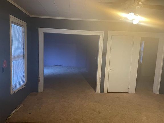 3rd image of 4534 Oak St