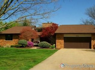 3902 Woodlawn Rd, Sterling, IL 61081