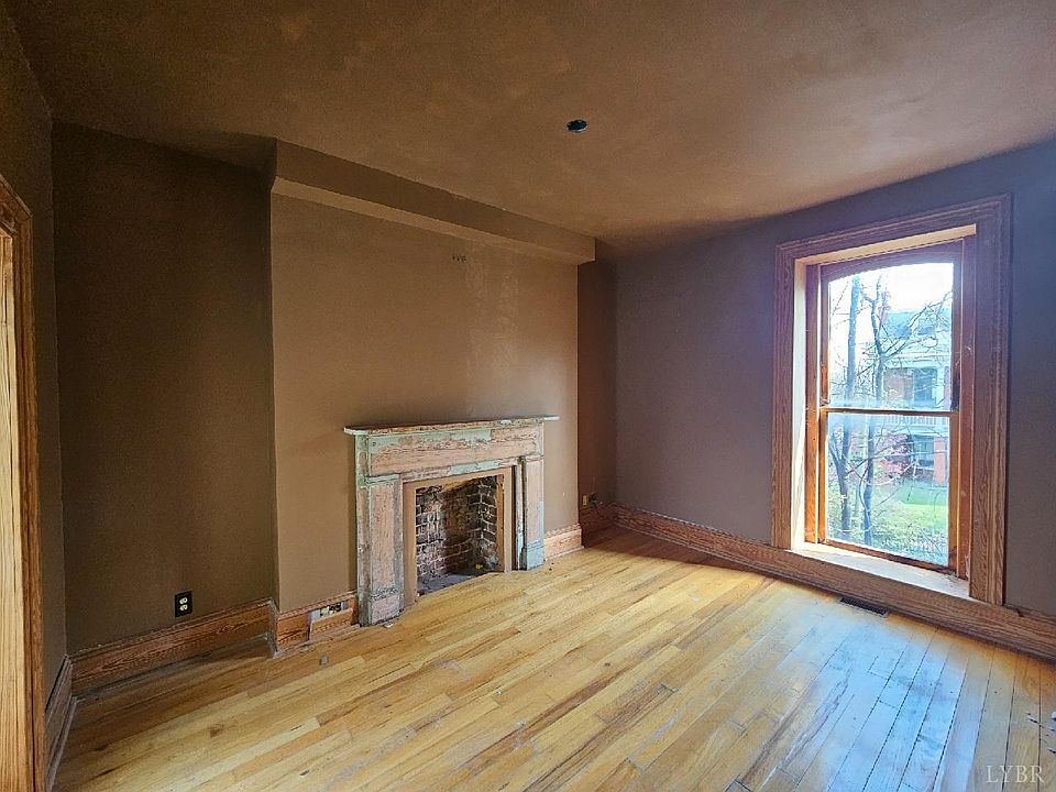 7th image of 1020 Harrison St