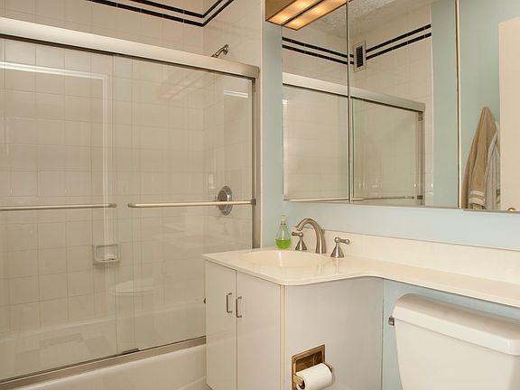 3rd image of 22-26 W 15th St APT 14E