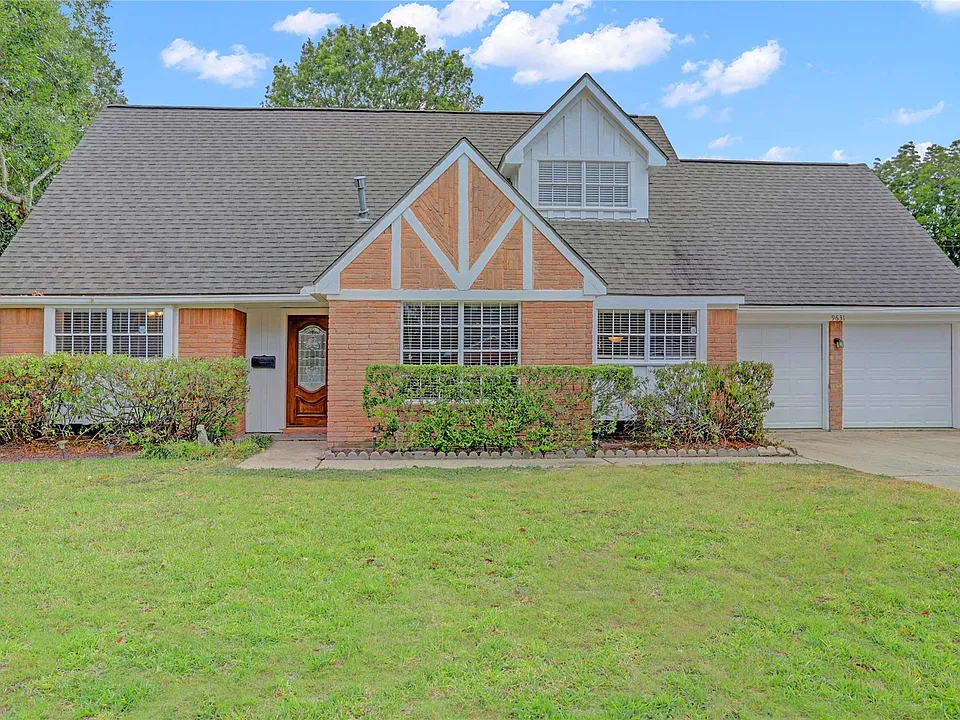 9631 Fairdale Ln