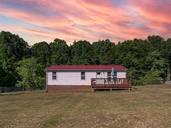 777 Dry Mountain Rd, Gladys, VA 24554