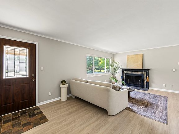 5th image of 605 Lamont Dr