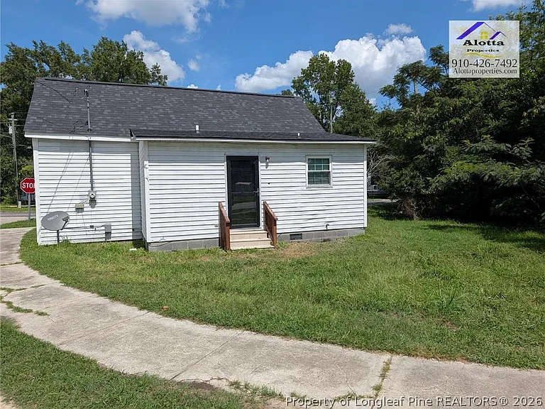 400 McLeod Rd — Photo 14