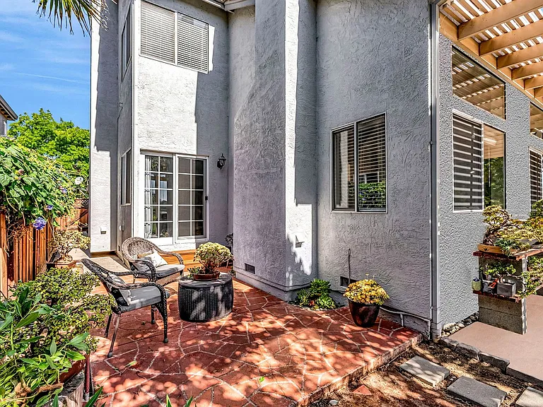 2435 Pinehurst Ct — Photo 52