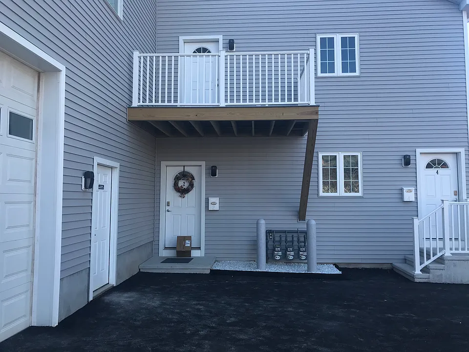 100 Marlborough St #2