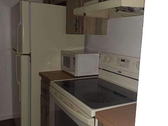 3rd image of 3811 NE 41st St #C