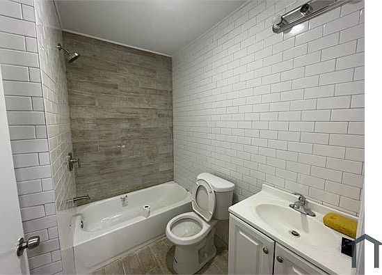 3rd image of 2810 Webb Ave #1