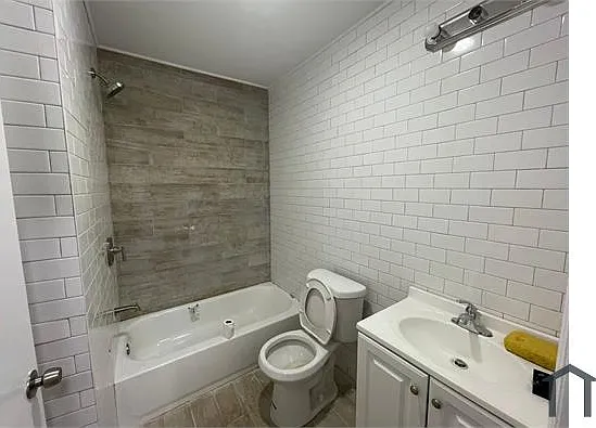 2810 Webb Ave #1 — Photo 3