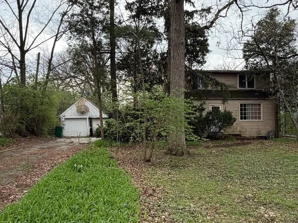 11407 Hiawatha Ln, Indian Head Park, IL 60525