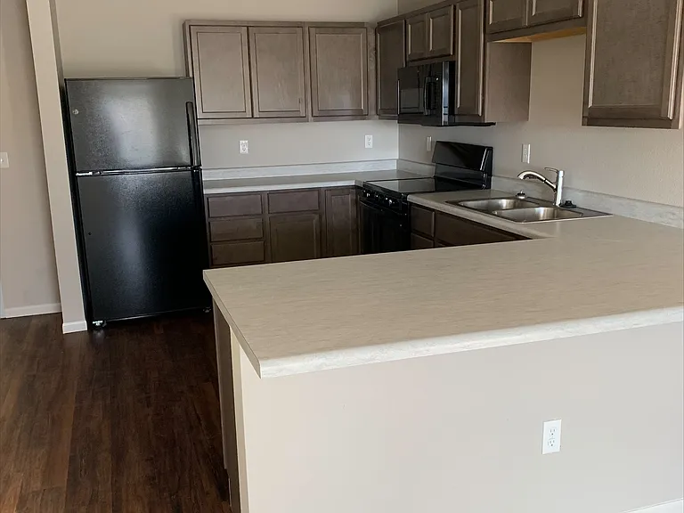 800 W Richards St #200 — Photo 3