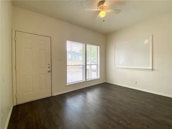 3000 Guadalupe St APT 116, Austin, TX 78705